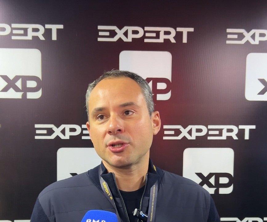 CEO da XP vê pouca chance de melhora da economia em 2025, mas espera crescimento dois dígitos na empresa