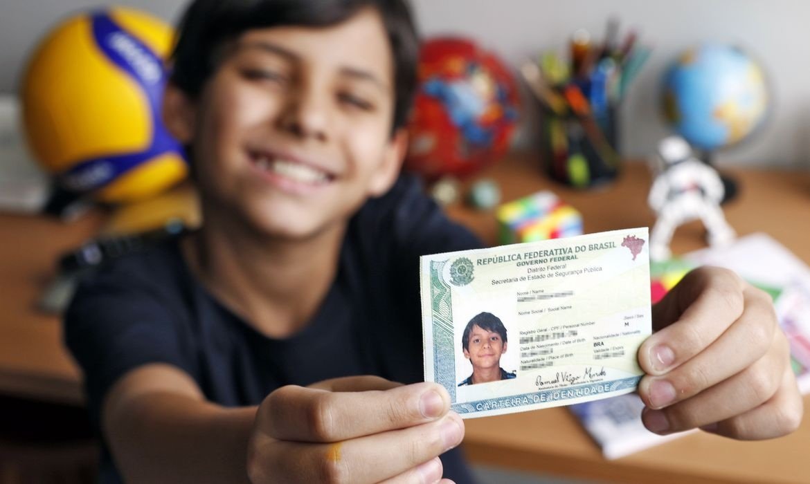 Novo RG: governo emitiu 30 milhões de documentos; veja onde fazer