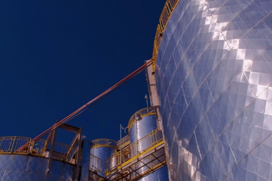 Raízen vende 55 usinas de geração distribuída de energia por R$ 600 milhões
