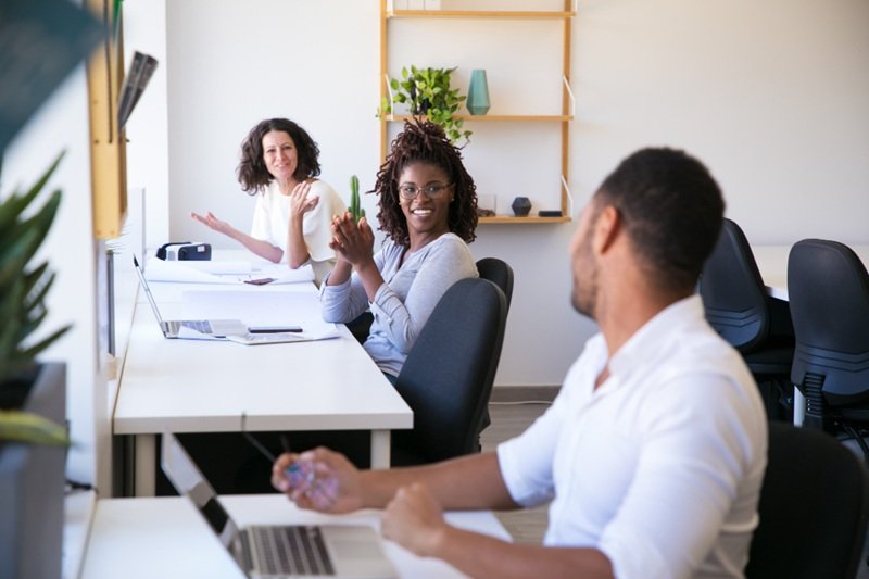 Presencial ou remoto? Veja a preferência de trabalhadores de diferentes países