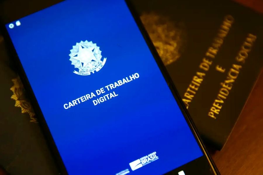 SP e SC pagam os maiores salários médios de contratação com carteira assinada; veja ranking