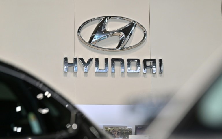 Operação termina com 475 imigrantes detidos em fábrica da Hyundai-LG nos EUA