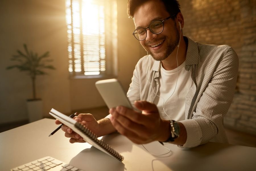 Conheça 3 simuladores de investimento gratuitos para gerir sua carteira e começar sem medo