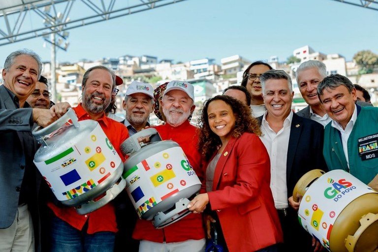 Gás do povo: quando começa, quem terá direito e onde retirar botijão de graça
