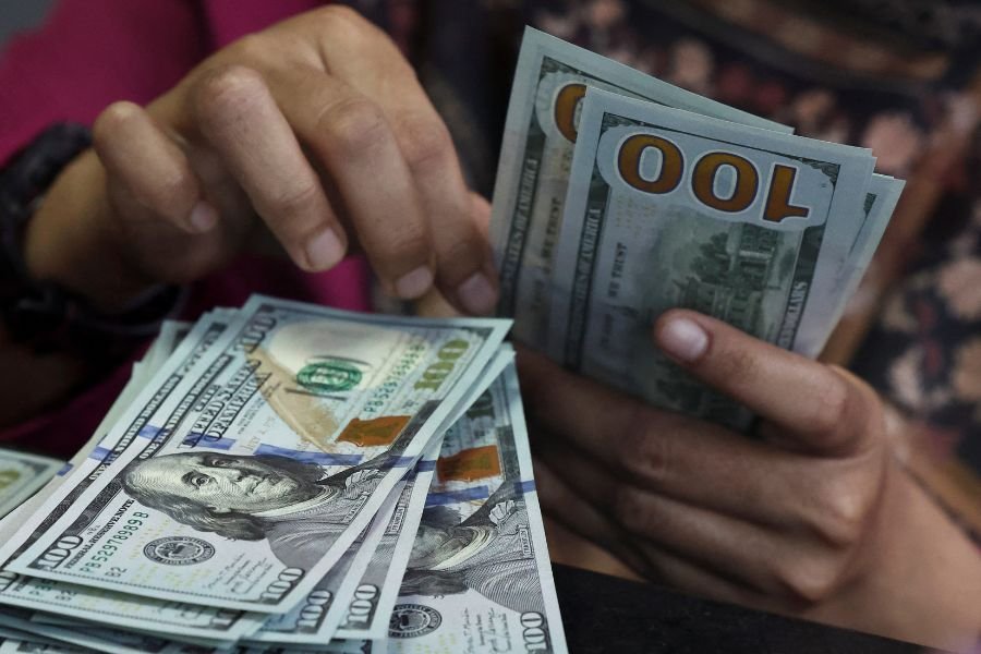 Dólar fecha em baixa de 0,49%, a R$5,33; Ibovespa fica estável com queda da Braskem