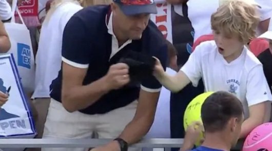 Quem é o CEO que tomou de criança boné autografado por tenista no US Open