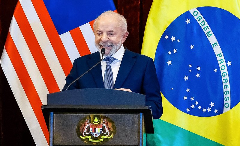 Presidente da República, Luiz Inácio Lula da Silva, durante declaração conjunta à imprensa, na Residência do Primeiro-Ministro da Malásia, Anwar Ibrahim