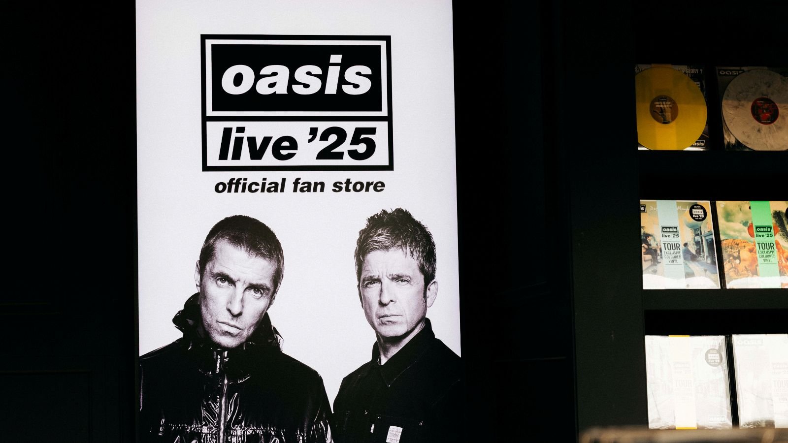 Oasis volta aos palcos após 16 anos