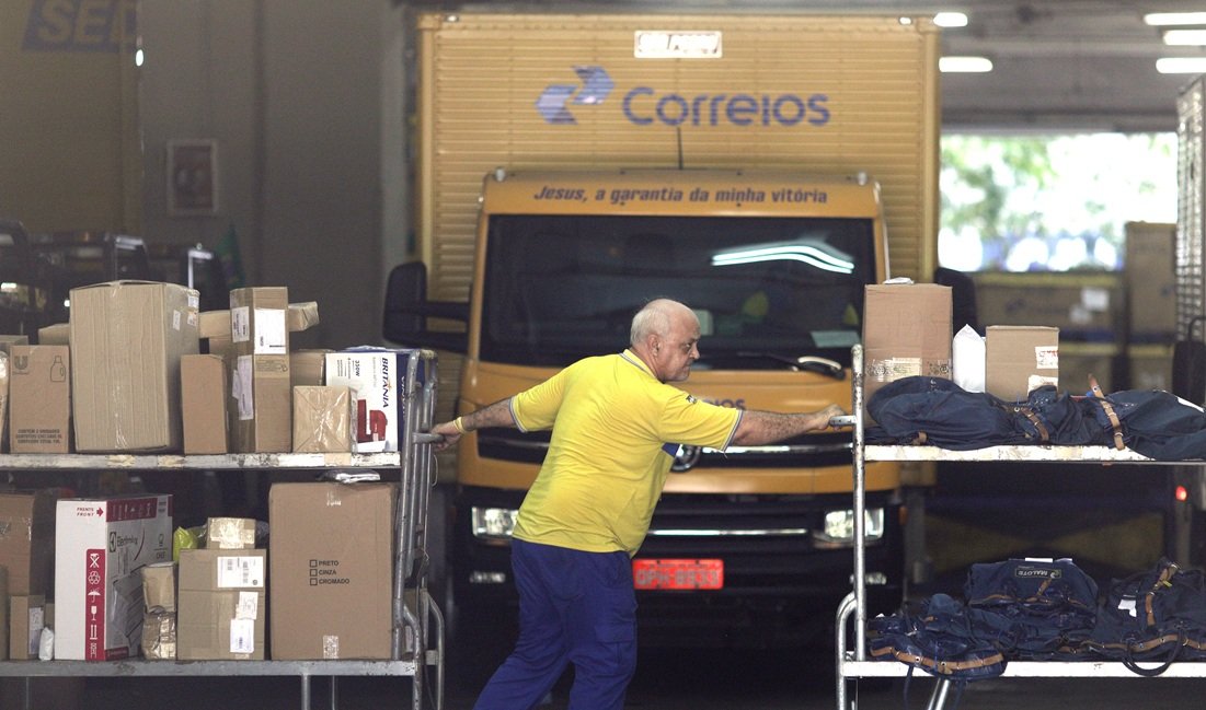 Haddad descarta privatização dos Correios, mas cobra plano de reestruturação ‘consistente’