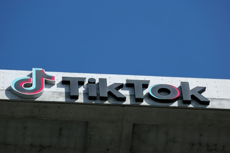 França abre investigação sobre TikTok por possível incitação de menores ao suicídio