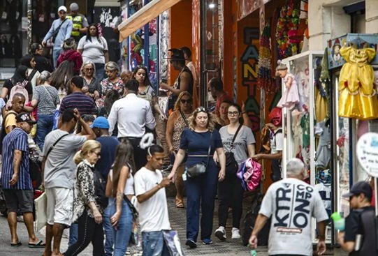 Prévia da inflação fica em 0,20% em novembro e desacelera para 4,50% em 12 meses