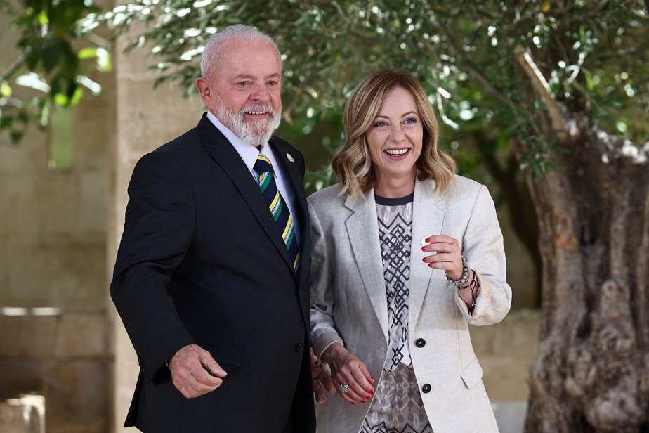Presidente Luiz Inácio Lula da Silva ao lado da primeira-ministra italiana, Giorgia Meloni, durante encontro do G7 na Itália