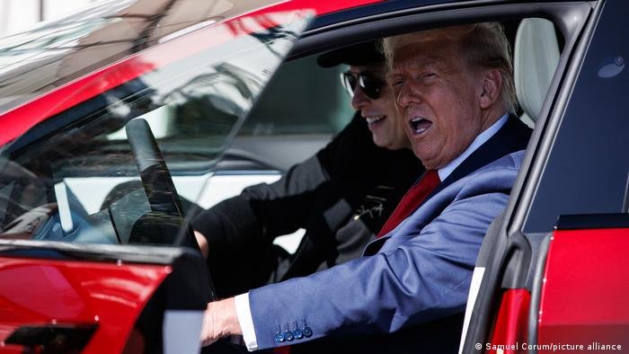 Fã do petróleo, Trump cede mercado de carro elétrico à China