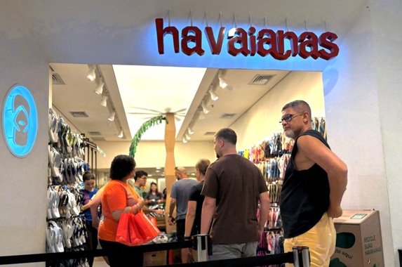 Ações da Alpargatas revertem perdas da véspera e acumulam ganho de 113% no ano