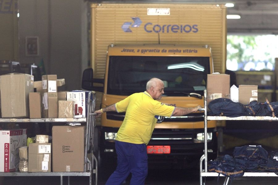 Reestruturação dos Correios terá fechamento de unidades e plano de demissões voluntárias