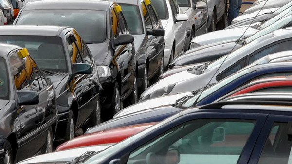 Quanto e onde investir para comprar um carro 0 km em 2026?