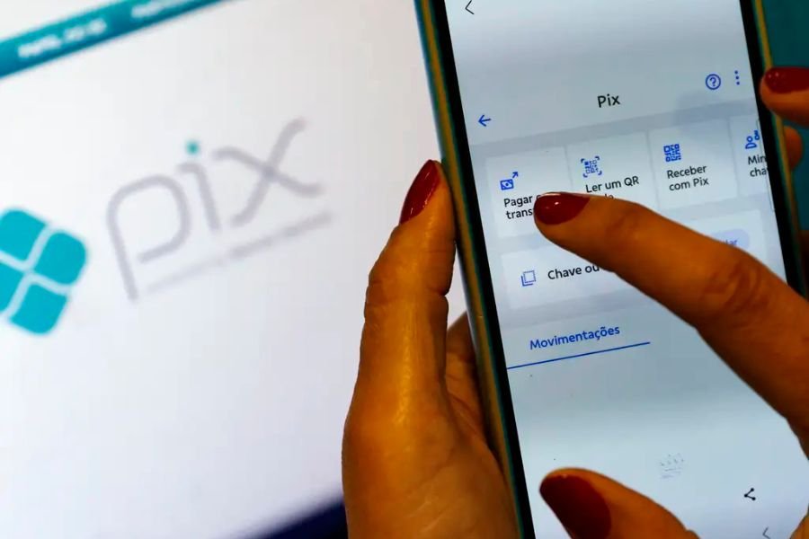 Pix fora do ar? Usuários relatam problemas para fazer transferências nesta segunda