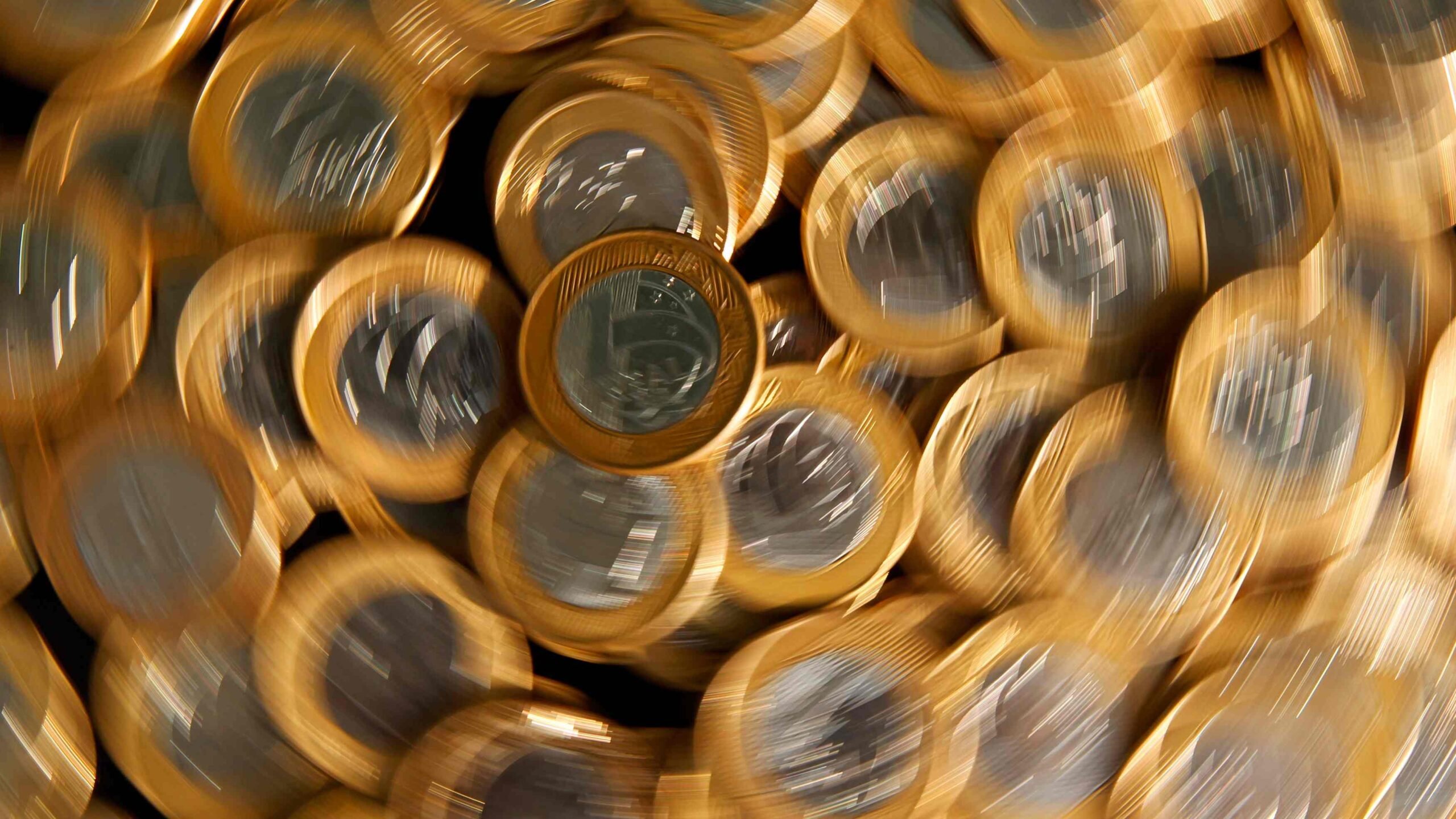 Governo oficializa salário mínimo de R$ 1.621,00 a partir de 1º de janeiro