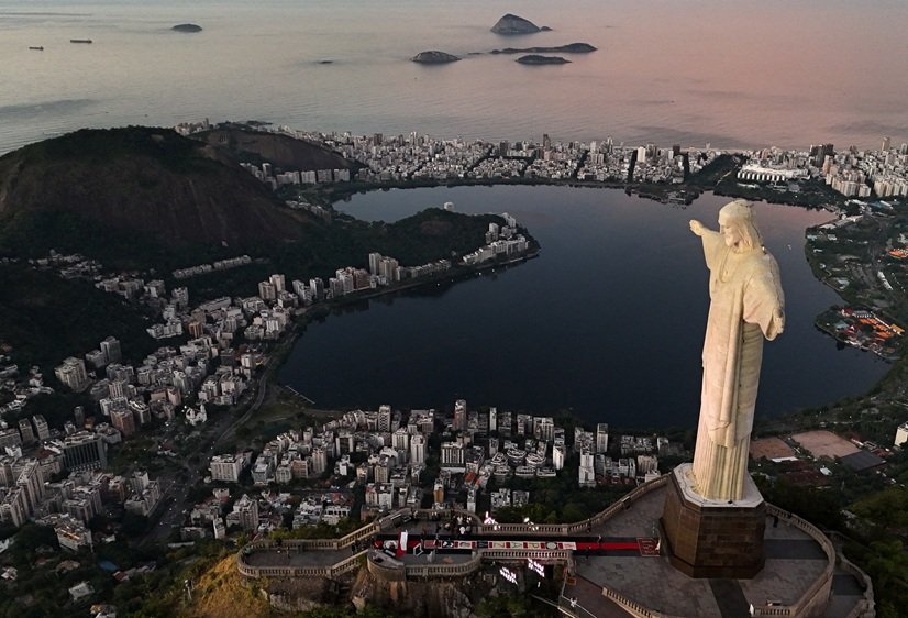 Brasil bate recorde de turistas estrangeiros em um único ano; 9 milhões entraram no país