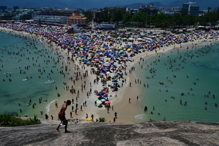 Turismo internacional bate recorde em 2025, e Brasil lidera crescimento