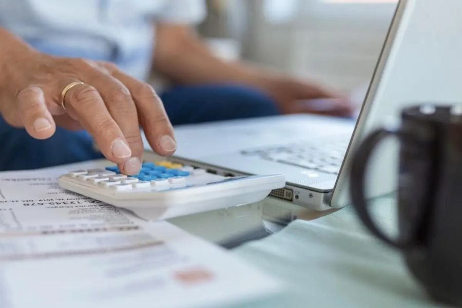IPVA e IPTU: é melhor pagar à vista com desconto ou parcelado?