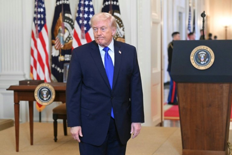 Novas tarifas de Trump entram em vigor com taxa mais baixa de 10%; entenda