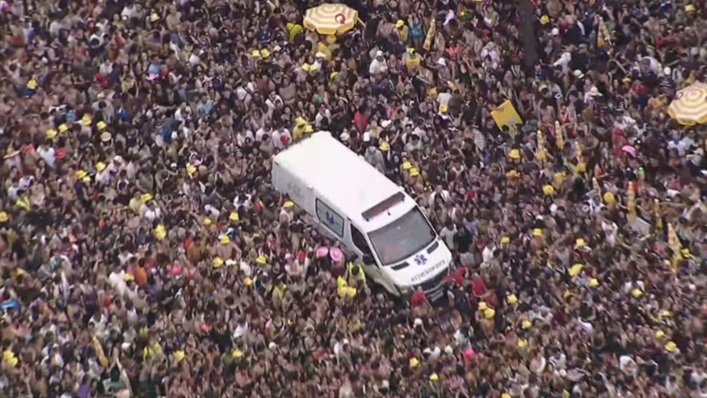 Confusão e tumulto em megablocos de Carnaval na Consolação