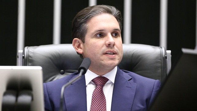 Queremos levar PEC da escala 6×1 ao plenário da Câmara até maio, diz Hugo Motta