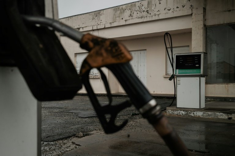 Os países-membros da Agência Internacional de Energia (AIE) concordaram em liberar 400 milhões de barris de petróleo de suas reservas, a maior quantidade já mobilizada - AFP