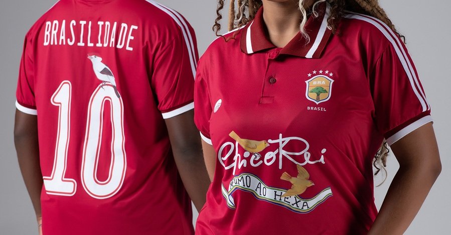 Chico Rei provoca CBF e Nike e lança camisa vermelha para a Copa do Mundo