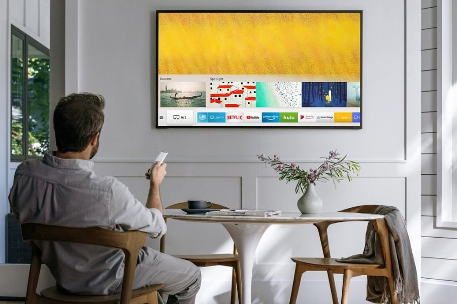 Mais polegadas e integração com segunda tela: como a indústria de Smart TVs se prepara para a Copa