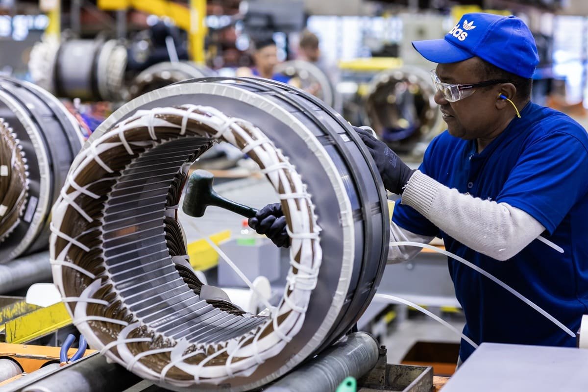 Lucro da WEG cai 5,7% no 1º trimestre com menor demanda por projetos de energia solar