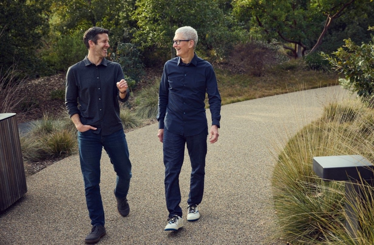 Apple anuncia John Ternus como novo CEO no lugar de Tim Cook