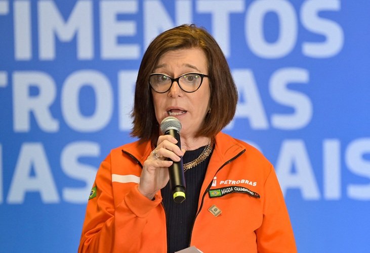 Presidente-executiva da Petrobras, Magda Chambriard, participa de evento na refinaria Gabriel Passos (REGAP) em Minas Gerais, 20 de março de 2026. REUTERS/Washington Alves