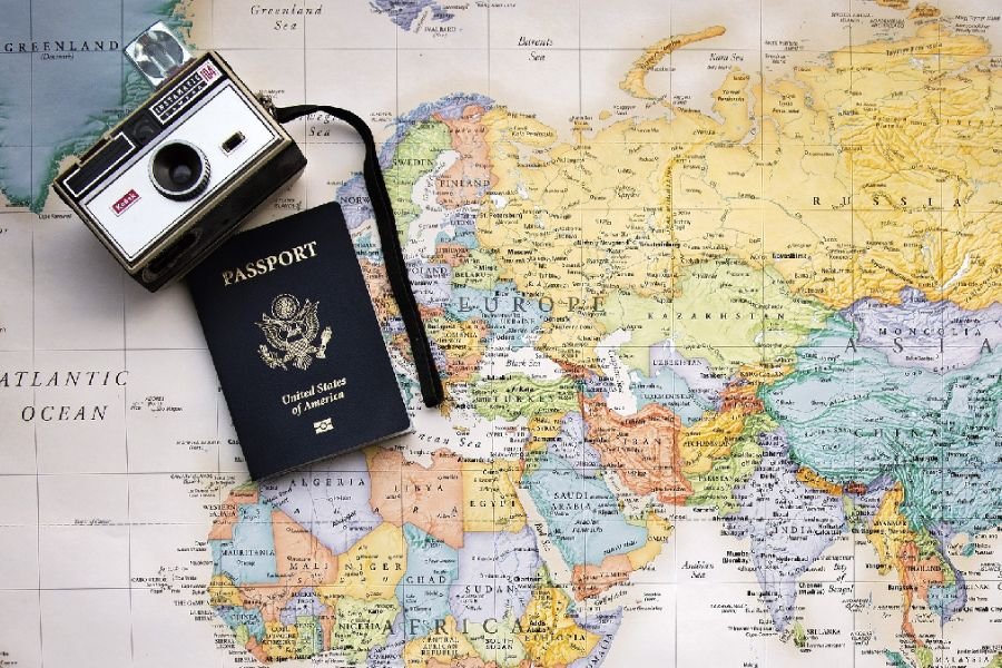 Quer fazer a primeira viagem para o exterior? Saiba como se preparar financeiramente