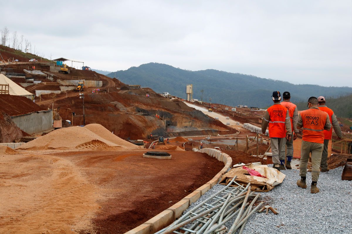 Quanto ao valor das remunerações, o setor da Indústria da Construção pratica salários médios mensais que vão de apenas 1,8 a 2,6 salários mínimos - Foto: Tânia Rêgo/Agência Brasil