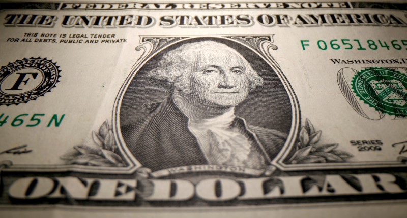 Dólar tem pouca alteração contra real com inflação dos EUA e incertezas domésticas em foco