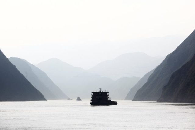 Rio Yangtze da China encolhe com onda de calor e seca ameaça colheitas
