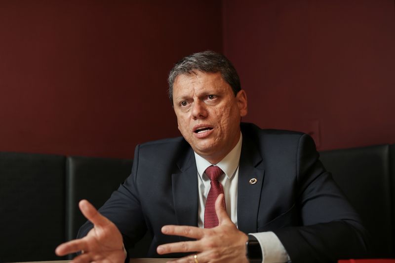 Ministro da Infraestrtura, Tarcisio Freitas, durante entrevista à Reuters em São Paulo