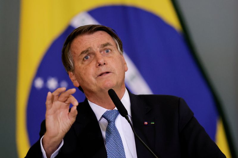 Bolsonaro voltou a falar nesta quarta-feira sobre sua intenção de privatizar a Petrobras e chamou, durante entrevista à Rádio Cultura do Espírito Santo, a petroleiro de "monstrengo"