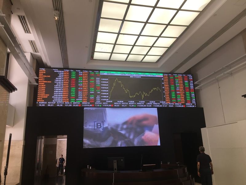 Painel eletrônico da bolsa paulista mostra cotações do mercado financeiro