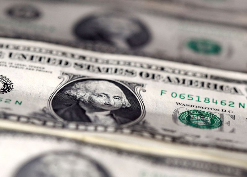 A moeda norte-americana à vista encerrou o pregão com variação positiva de 0,02%, a 5,0795 reais na venda