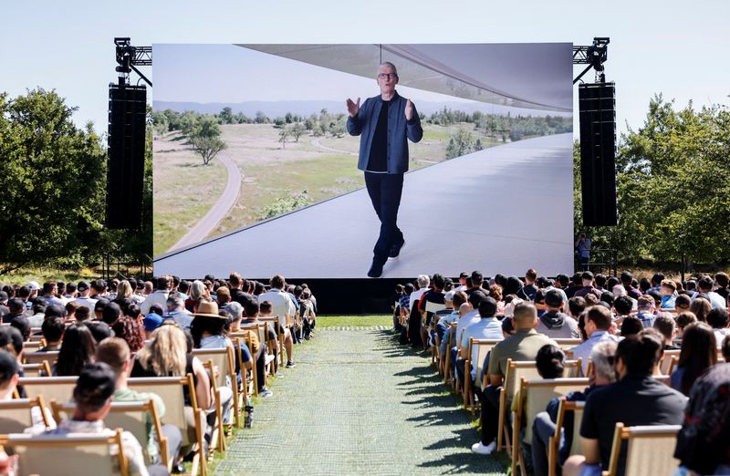 Tim Cook, CEO da Apple, fala durante a Worldwide Developers Conference anual da Apple em San Jose, Califórnia