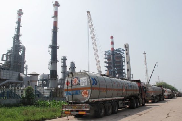 Produção de refinarias na China em maio registra maior queda anual em mais de uma década