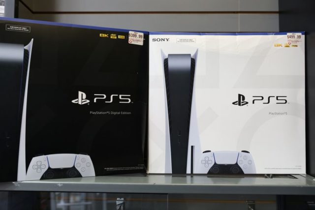 Playstation 5 à venda em loja de Manhattan, EUA