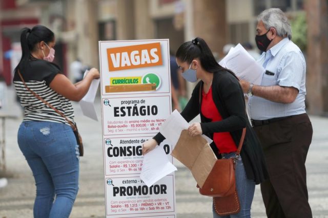 Brasil tem desemprego de 9,8% no tri até maio, diz IBGE