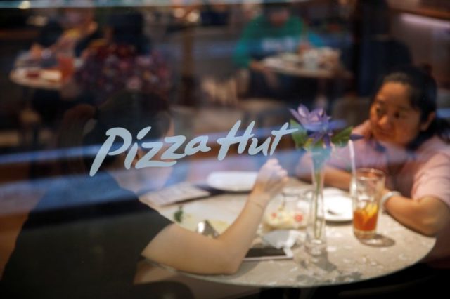 Dona da Pizza Hut tem lucro abaixo do esperado com aumento de custos