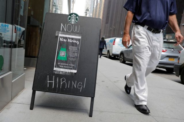 EUA registram abertura sólida de empregos em agosto; taxa de desemprego sobe a 3,7%