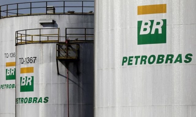 Ibovespa recua após nova mudança na Petrobras e inflação acima do esperado