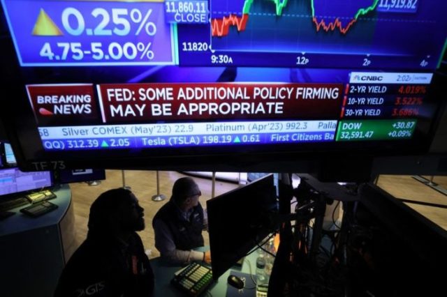 Wall Street sobe após Fed sugerir pausa altas juros